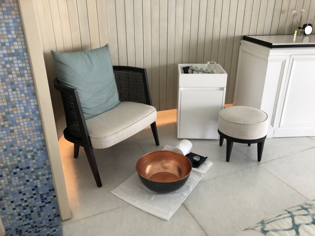 セントレジス ・モルディブ・ヴォンムリ・リゾート　ハイドロセラピープール　Hydrotherapy pool　イリディウムスパ　Iridium Spa　料金　感想　おすすめ　時間帯