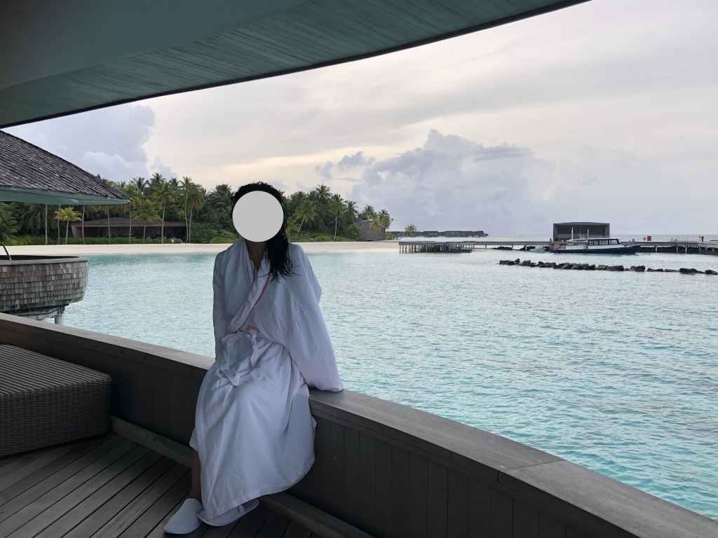 セントレジス ・モルディブ・ヴォンムリ・リゾート　ハイドロセラピープール　Hydrotherapy pool　イリディウムスパ　Iridium Spa　料金　感想　おすすめ　時間帯