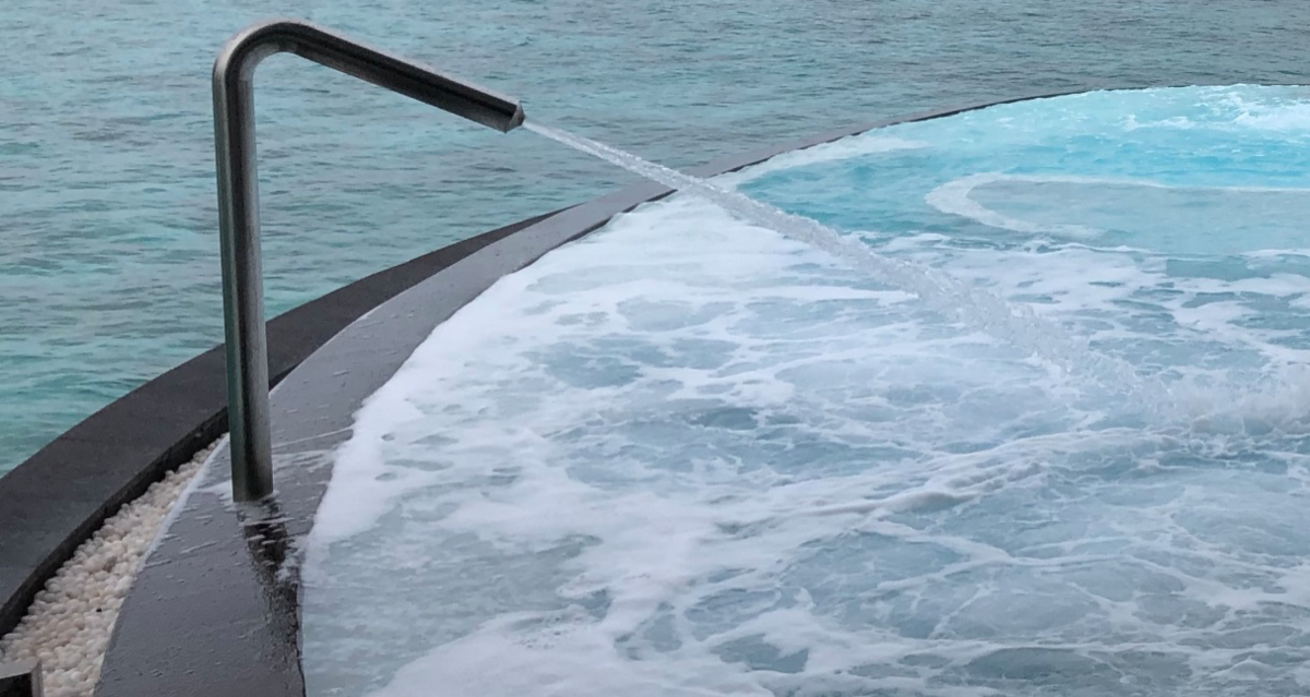 セントレジス ・モルディブ・ヴォンムリ・リゾート　ハイドロセラピープール　Hydrotherapy pool　イリディウムスパ　Iridium Spa　料金　感想　おすすめ　時間帯