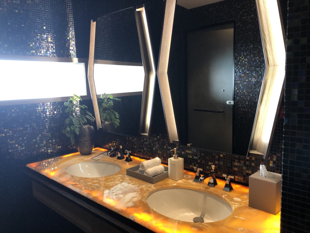 セントレジス ・モルディブ・ヴォンムリ・リゾート　ハイドロセラピープール　Hydrotherapy pool　イリディウムスパ　Iridium Spa　料金　感想　おすすめ　時間帯