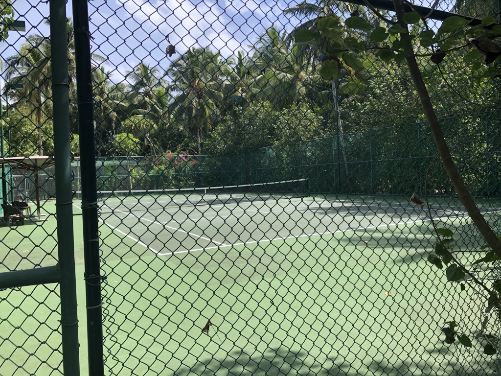 【セントレジス ・モルディブ・ヴォンムリ・リゾート】施設をご紹介。島のホテルって飽きない?いやいや、ホテル内は結構遊べる! 35 セントレジス ・モルディブ・ヴォンムリ・リゾート 施設 アクティビティ 無料 チルドレンアクティビティ children activities weekly wellness activities free