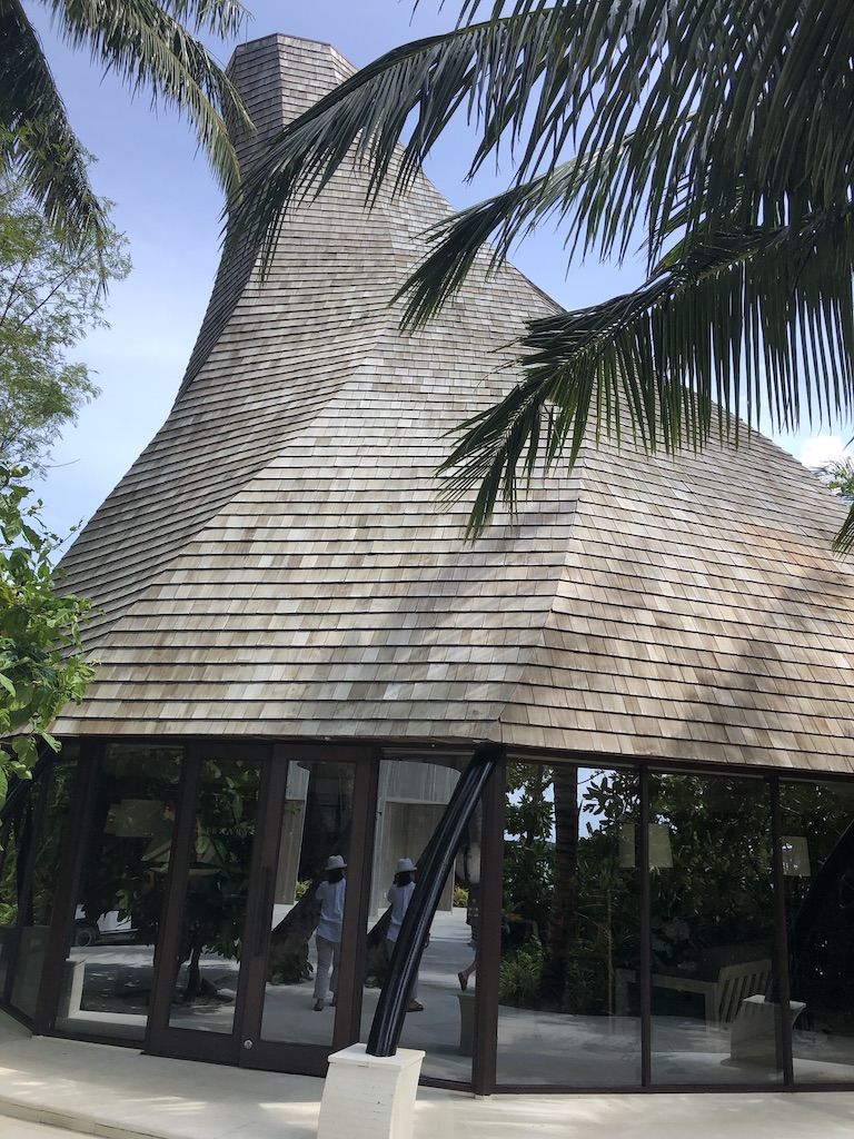 【セントレジス ・モルディブ・ヴォンムリ・リゾート】施設をご紹介。島のホテルって飽きない?いやいや、ホテル内は結構遊べる! 41 セントレジス ・モルディブ・ヴォンムリ・リゾート 施設 アクティビティ 無料 チルドレンアクティビティ children activities weekly wellness activities free