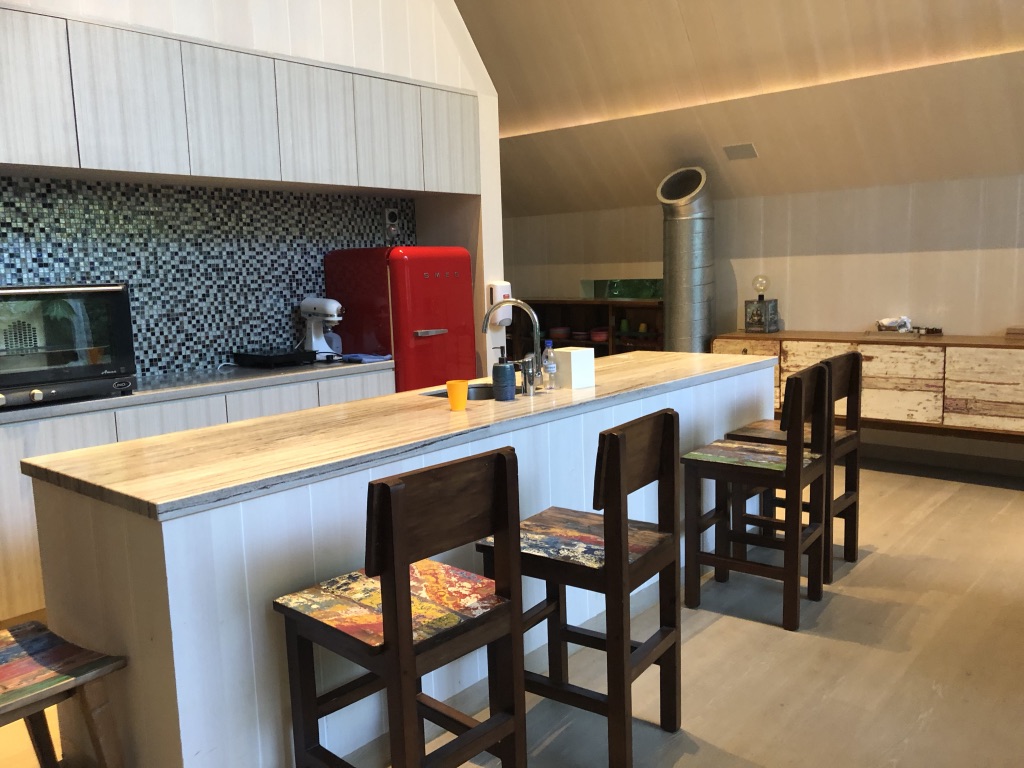 【セントレジス ・モルディブ・ヴォンムリ・リゾート】施設をご紹介。島のホテルって飽きない?いやいや、ホテル内は結構遊べる! 12 セントレジス ・モルディブ・ヴォンムリ・リゾート 施設 アクティビティ 無料 チルドレンアクティビティ children activities weekly wellness activities free