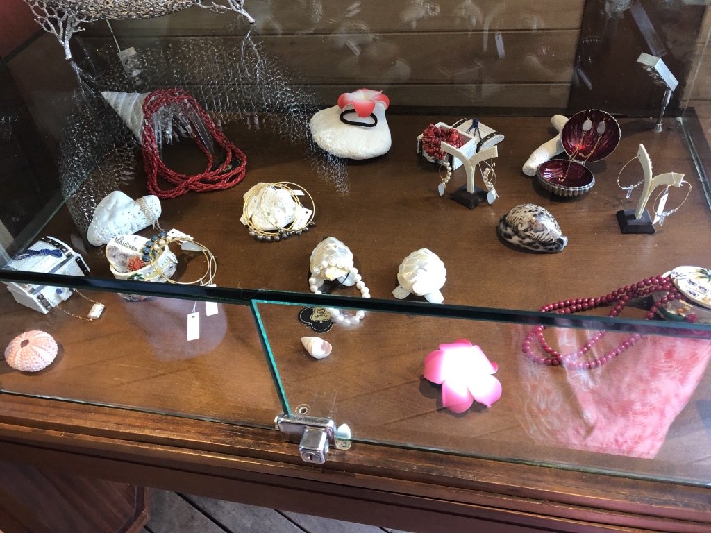 【セントレジス ・モルディブ・ヴォンムリ・リゾート】施設をご紹介。島のホテルって飽きない?いやいや、ホテル内は結構遊べる! 56 セントレジス ・モルディブ・ヴォンムリ・リゾート 施設 アクティビティ 無料 チルドレンアクティビティ children activities weekly wellness activities free