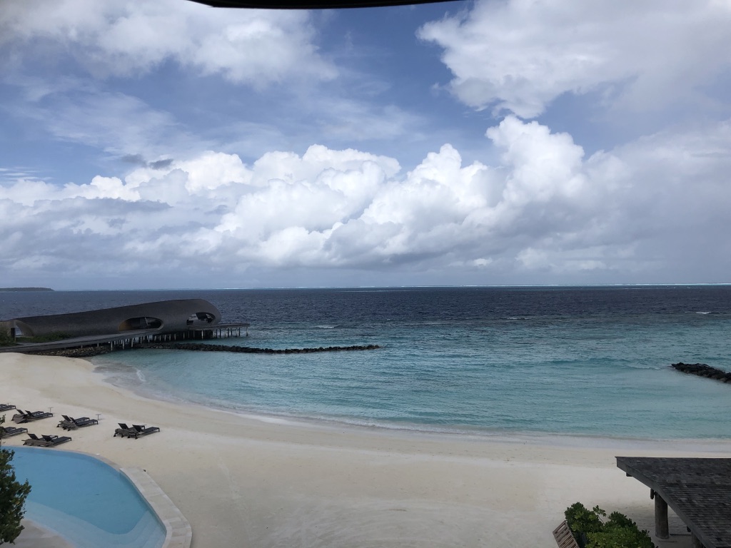 【セントレジス ・モルディブ・ヴォンムリ・リゾート】施設をご紹介。島のホテルって飽きない?いやいや、ホテル内は結構遊べる! 71 セントレジス ・モルディブ・ヴォンムリ・リゾート 施設 アクティビティ 無料 チルドレンアクティビティ children activities weekly wellness activities free