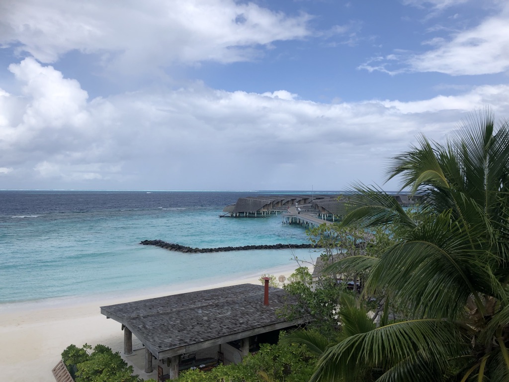 【セントレジス ・モルディブ・ヴォンムリ・リゾート】施設をご紹介。島のホテルって飽きない?いやいや、ホテル内は結構遊べる! 72 セントレジス ・モルディブ・ヴォンムリ・リゾート 施設 アクティビティ 無料 チルドレンアクティビティ children activities weekly wellness activities free