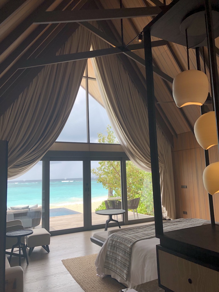 バトラーに聞いた!セントレジス・モルディブ・ヴォンムリ・リゾート 目的別、適した部屋とは? 13 セントレジス・モルディブ・ヴォンムリ・リゾート 部屋 子連れ どこがいい? シュノーケリング プライバシー