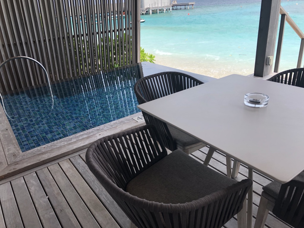 バトラーに聞いた!セントレジス・モルディブ・ヴォンムリ・リゾート 目的別、適した部屋とは? 40 セントレジス・モルディブ・ヴォンムリ・リゾート 部屋 子連れ どこがいい? シュノーケリング プライバシー