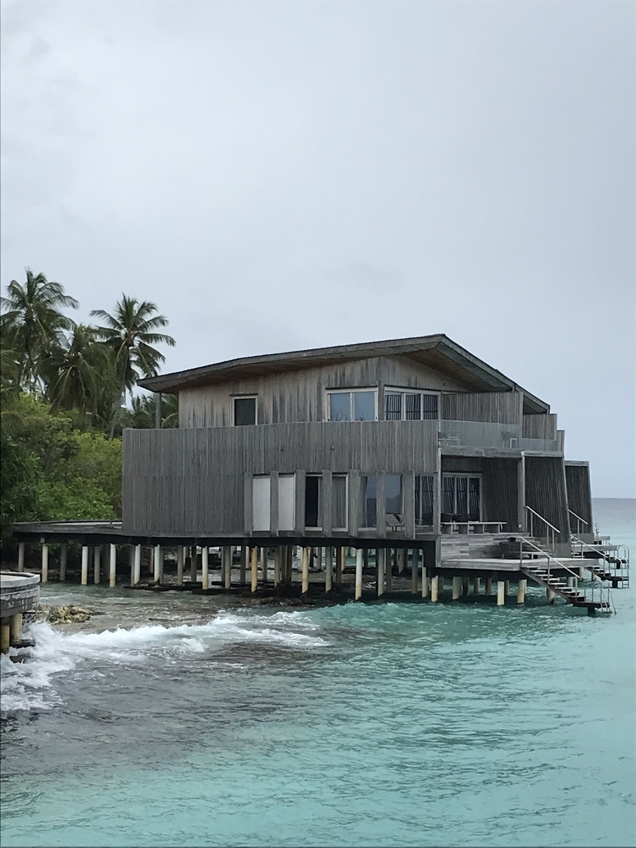 バトラーに聞いた!セントレジス・モルディブ・ヴォンムリ・リゾート 目的別、適した部屋とは? 55 セントレジス・モルディブ・ヴォンムリ・リゾート 部屋 子連れ どこがいい? シュノーケリング プライバシー