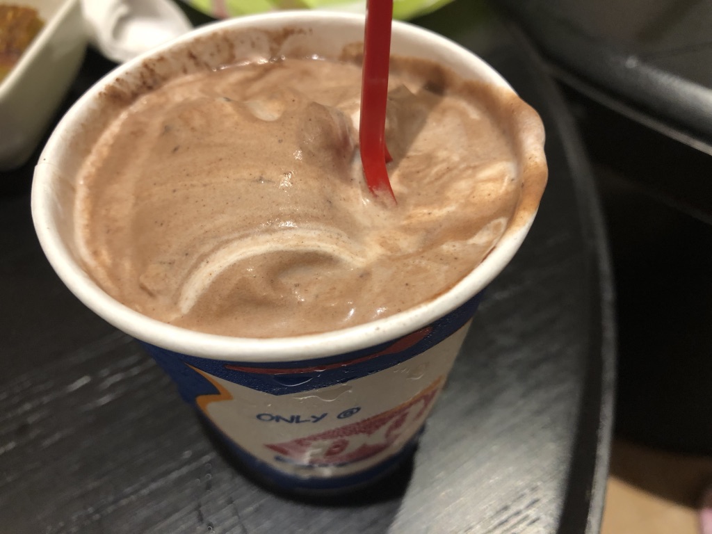 セントレジス・モルディブ・ヴォンムリ・リゾート帰りの水上飛行機の時間は?ラウンジは何時まで利用できる? 21 セントレジス・モルディブ・ヴォンムリ・リゾート チェックアウト 水上飛行機 時間 ラウンジ 利用 飲み物 食べ物 シャワー