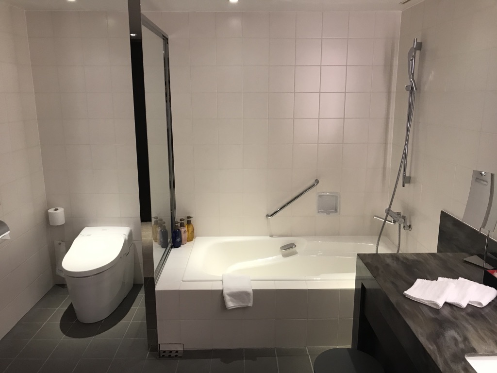 【コートヤード・バイ・マリオット新大阪ステーション】コートヤード・スイート宿泊記☆SPGアメックスの特典を堪能してきました! 25 コートヤード・バイ・マリオット新大阪ステーション コートヤードスイート 宿泊記 SPGアメックス 特典 Courtyard Suite