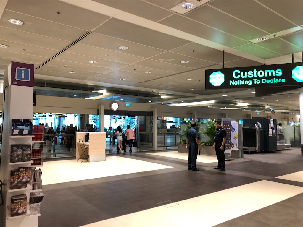 シンガポールチャンギ空港直結大型モールJewel(ジュエル)がスゴイ!空港からジュエルまでの行き方、何分で行ける?荷物預かり所はある?Wi-Fi環境は? 4 シンガポールチャンギ空港 Jewel(ジュエル)行き方 何分で行ける? 荷物預かり アーリーチェックイン Wi-Fi環境