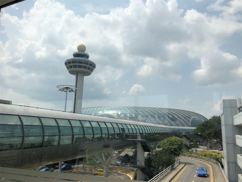 シンガポールチャンギ空港直結大型モールJewel(ジュエル)がスゴイ!空港からジュエルまでの行き方、何分で行ける?荷物預かり所はある?Wi-Fi環境は? 11 シンガポールチャンギ空港 Jewel(ジュエル)行き方 何分で行ける? 荷物預かり アーリーチェックイン Wi-Fi環境