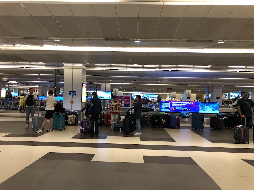 シンガポールチャンギ空港直結大型モールJewel(ジュエル)がスゴイ!空港からジュエルまでの行き方、何分で行ける?荷物預かり所はある?Wi-Fi環境は? 3 シンガポールチャンギ空港 Jewel(ジュエル)行き方 何分で行ける? 荷物預かり アーリーチェックイン Wi-Fi環境