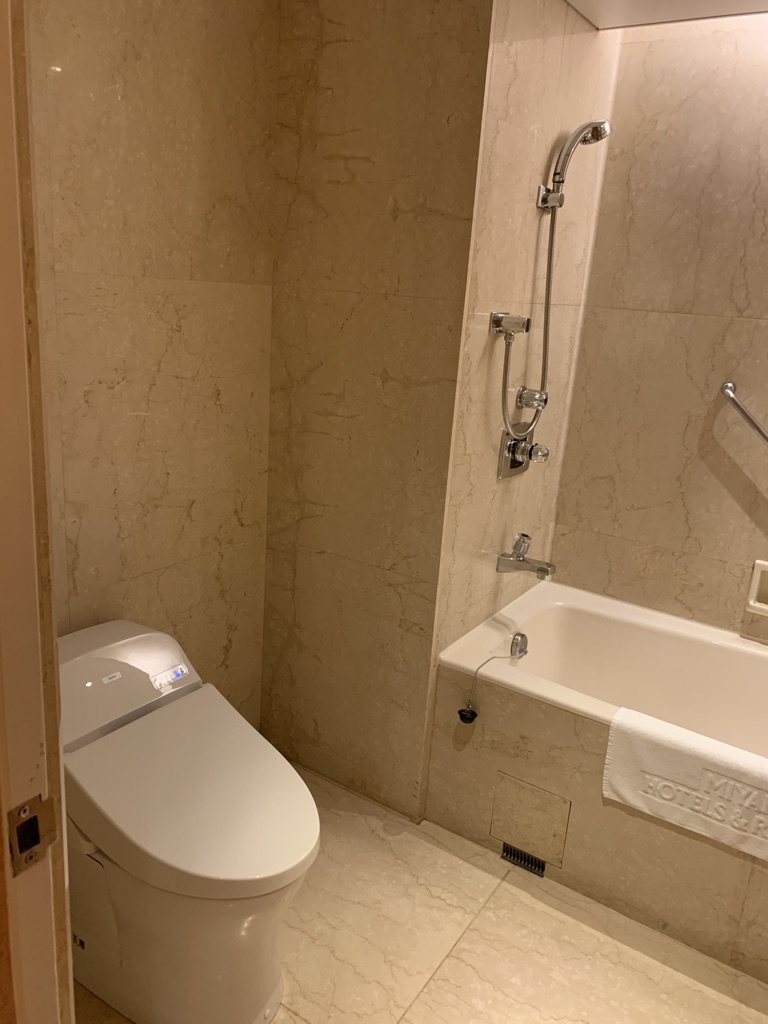 シェラトン都ホテル大阪　プレミアムシェラトンスイート　宿泊記　SPGアメックス　特典　アップグレード