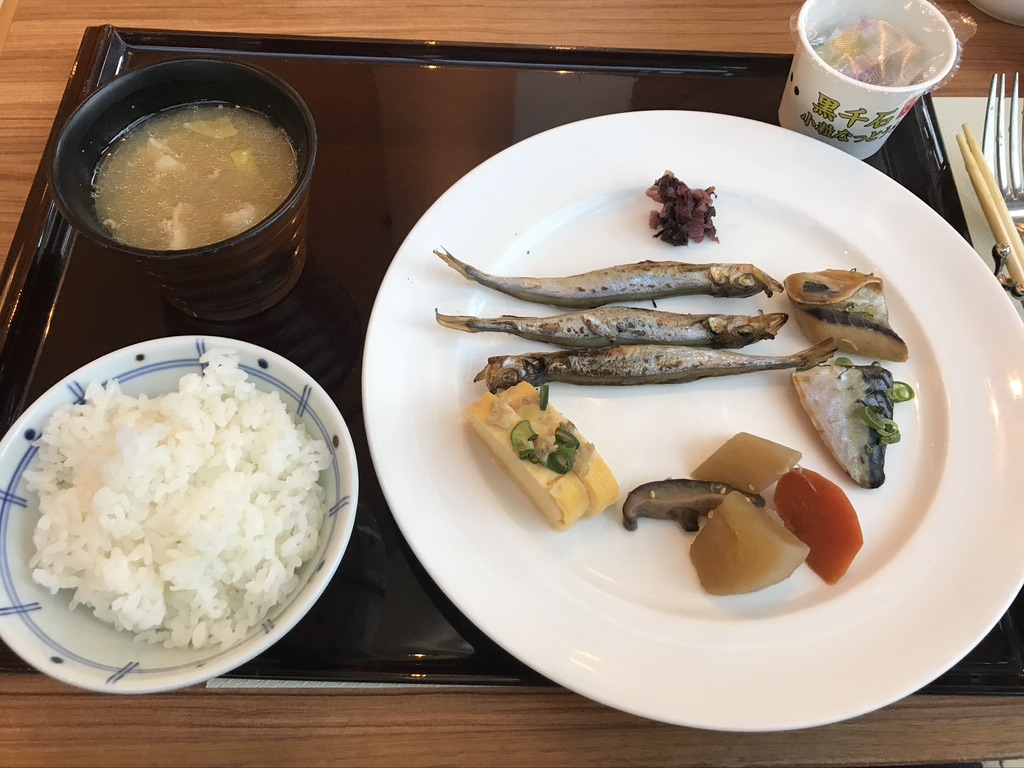 神戸シェラトンホテル＆タワーズ プリファードフロ ア宿泊記 SPGアメックス 朝食　クラブラウンジ　口コミ　レビュー