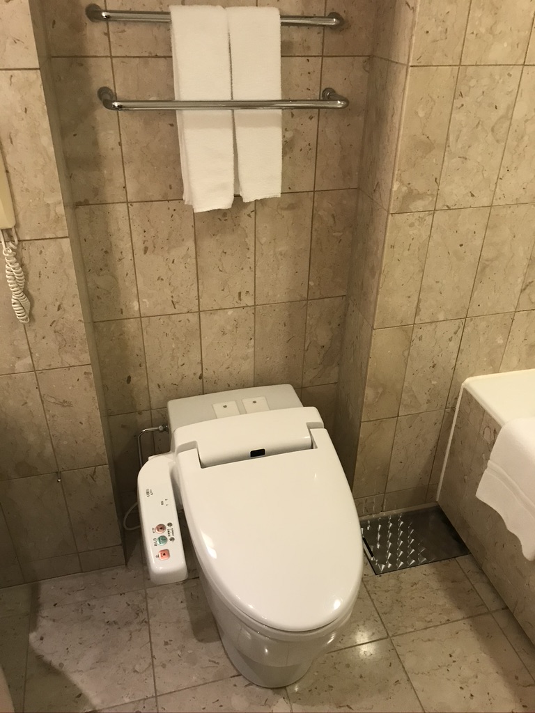 神戸シェラトンホテル＆タワーズ プリファードフロ ア宿泊記 SPGアメックス 朝食　クラブラウンジ　口コミ　レビュー