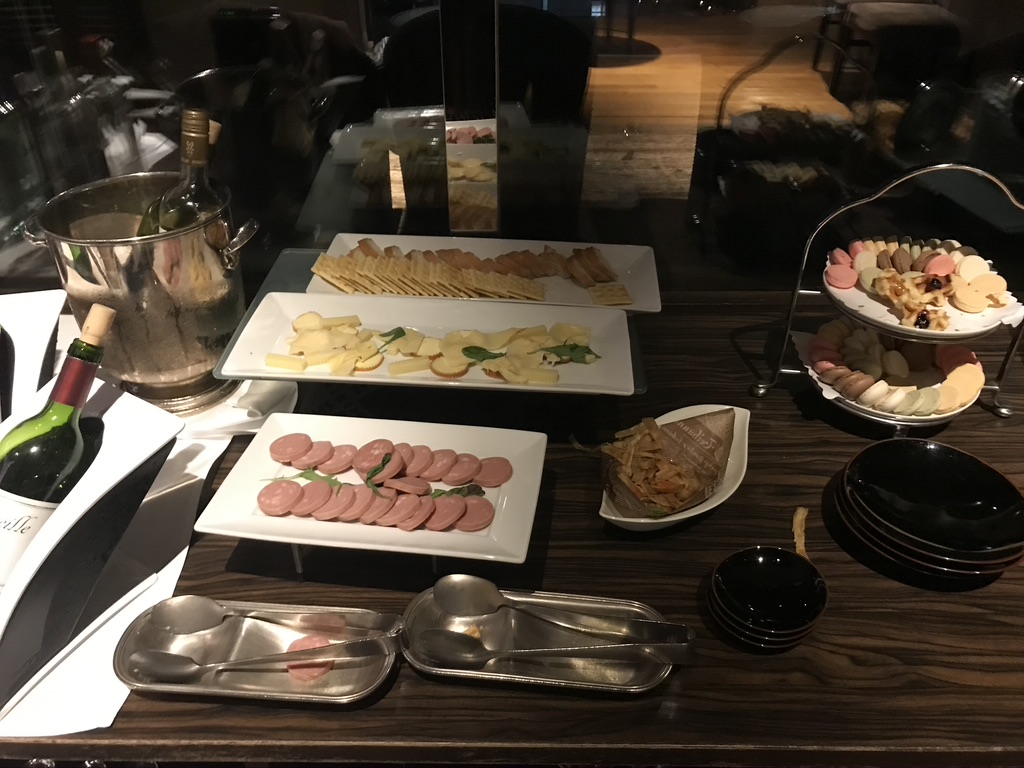 神戸シェラトンホテル＆タワーズ プリファードフロ ア宿泊記 SPGアメックス 朝食　クラブラウンジ　口コミ　レビュー