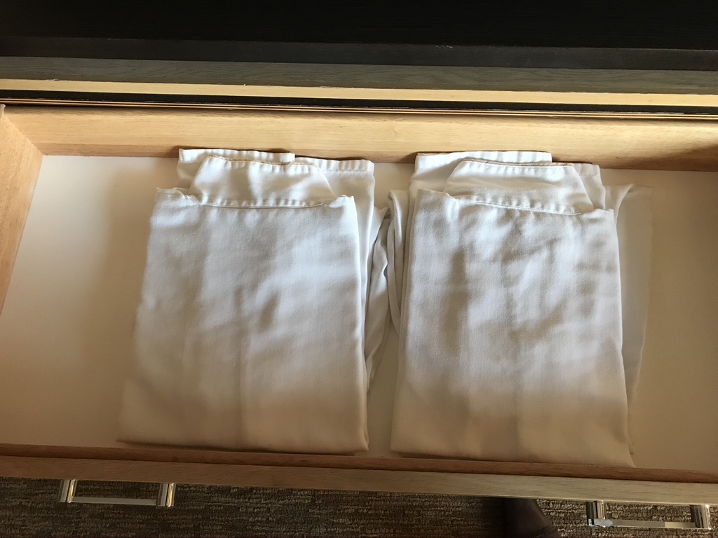 神戸シェラトンホテル＆タワーズ プリファードフロ ア宿泊記 SPGアメックス 朝食　クラブラウンジ　口コミ　レビュー