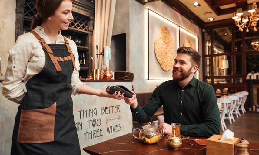 海外旅行　チップ　いくら　相場　いつ渡す　チップが必要な国　いらない国　体験談