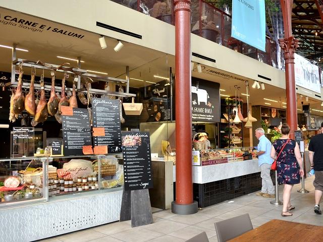 海外旅行　チップ　いくら　相場　いつ渡す　チップが必要な国　いらない国　体験談