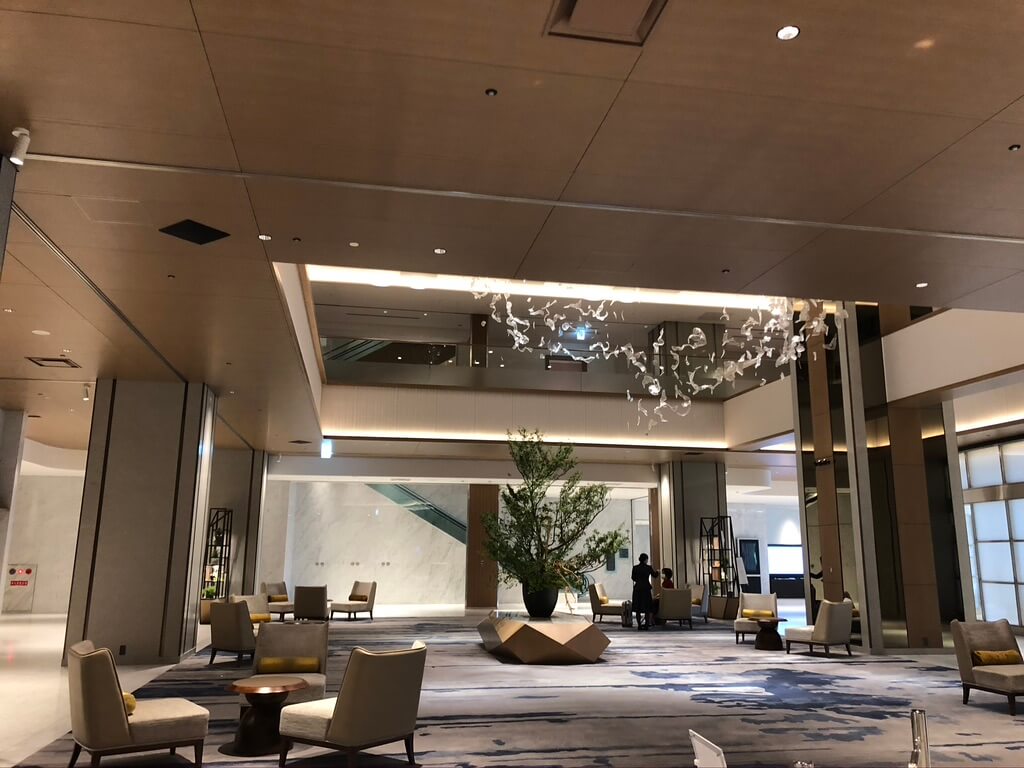 ウェスティン都ホテル京都　ラグジュアリースイート平安京ビュー　SPGアメックス　新型コロナウイルス対策　luxury　suite　COVID-19 ラウンジ　朝食