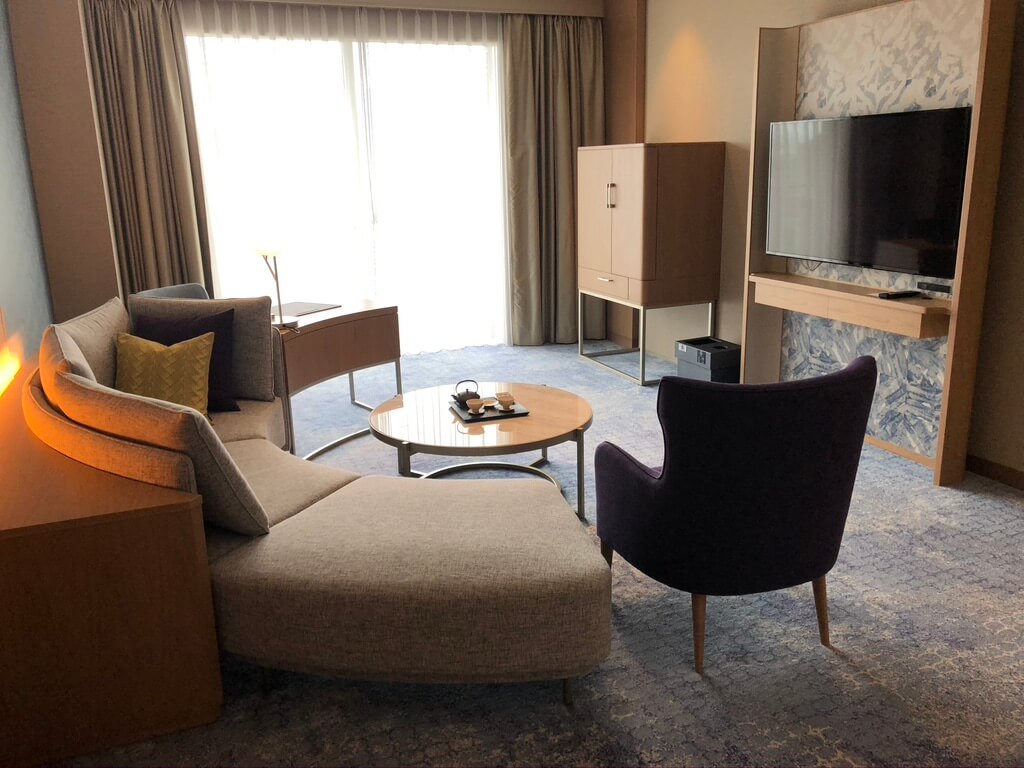 ウェスティン都ホテル京都　ラグジュアリースイート平安京ビュー　SPGアメックス　新型コロナウイルス対策　luxury　suite　COVID-19 ラウンジ　朝食