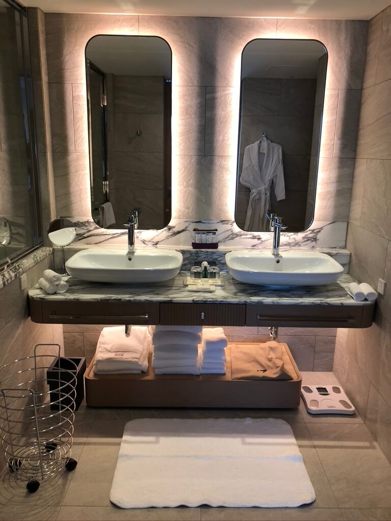 ウェスティン都ホテル京都　ラグジュアリースイート平安京ビュー　SPGアメックス　新型コロナウイルス対策　luxury　suite　COVID-19 ラウンジ　朝食