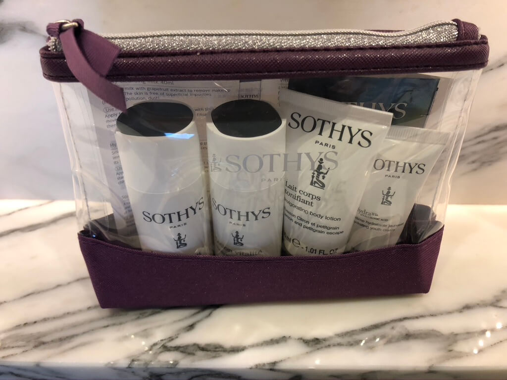 ウェスティン都ホテル京都　ラグジュアリースイート平安京ビュー　SPGアメックス　新型コロナウイルス対策　luxury　suite　COVID-19 ラウンジ　朝食