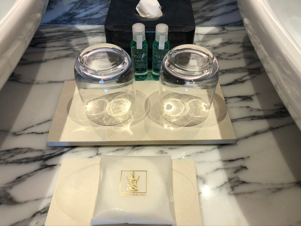 ウェスティン都ホテル京都　ラグジュアリースイート平安京ビュー　SPGアメックス　新型コロナウイルス対策　luxury　suite　COVID-19 ラウンジ　朝食