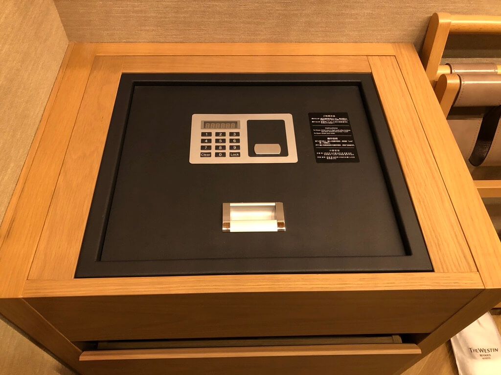 ウェスティン都ホテル京都　ラグジュアリースイート平安京ビュー　SPGアメックス　新型コロナウイルス対策　luxury　suite　COVID-19 ラウンジ　朝食