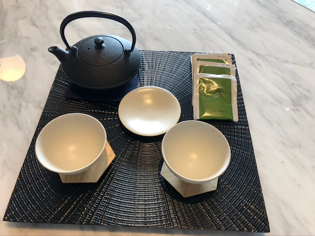 ウェスティン都ホテル京都　ラグジュアリースイート平安京ビュー　SPGアメックス　新型コロナウイルス対策　luxury　suite　COVID-19 ラウンジ　朝食