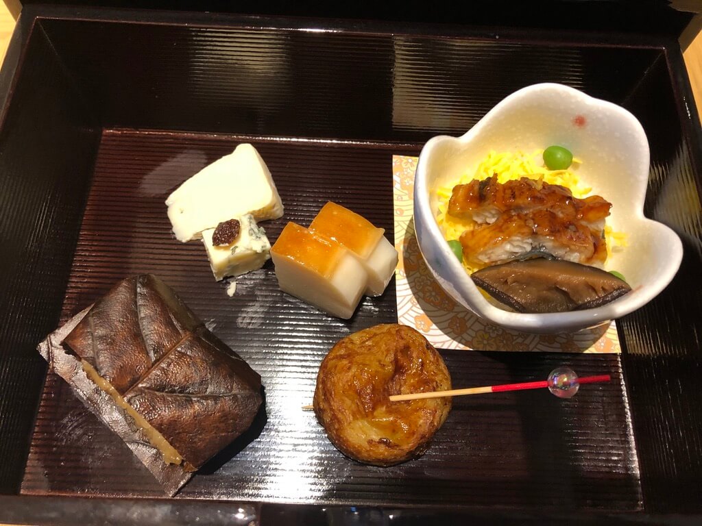 ウェスティン都ホテル京都　ラグジュアリースイート平安京ビュー　SPGアメックス　新型コロナウイルス対策　luxury　suite　COVID-19 ラウンジ　朝食