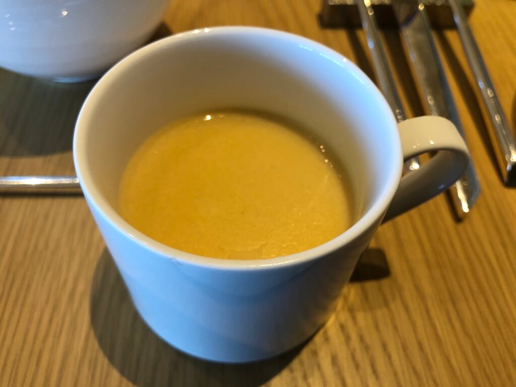 ウェスティン都ホテル京都　ラグジュアリースイート平安京ビュー　SPGアメックス　新型コロナウイルス対策　luxury　suite　COVID-19 ラウンジ　朝食