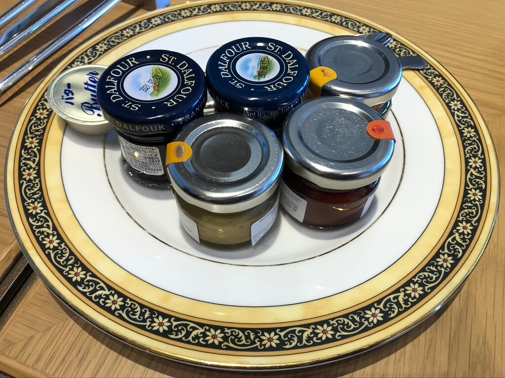 ウェスティン都ホテル京都　ラグジュアリースイート平安京ビュー　SPGアメックス　新型コロナウイルス対策　luxury　suite　COVID-19 ラウンジ　朝食