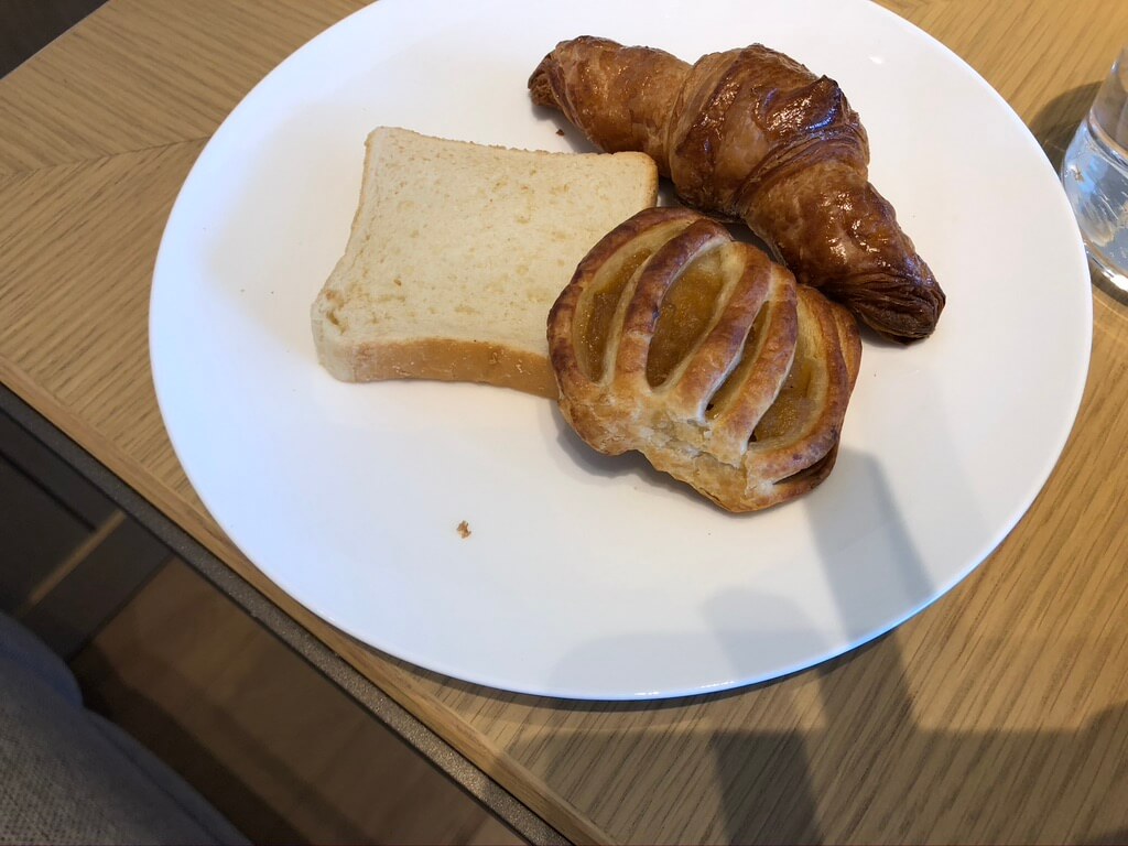 ウェスティン都ホテル京都　ラグジュアリースイート平安京ビュー　SPGアメックス　新型コロナウイルス対策　luxury　suite　COVID-19 ラウンジ　朝食