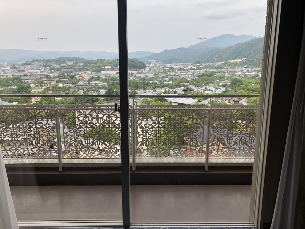 ウェスティン都ホテル京都　ラグジュアリースイート平安京ビュー　SPGアメックス　新型コロナウイルス対策　luxury　suite　COVID-19 ラウンジ　朝食