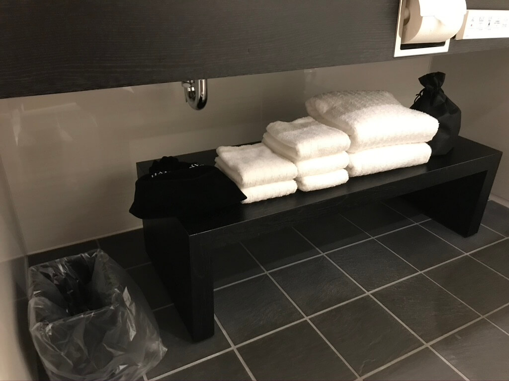 コートヤード・バイ・マリオット新大阪ステーション　Courtyard by Marriott ShinOsaka Station　エグゼクティブフロアデラックスルーム コロナ COVID-19　ラウンジ　朝食