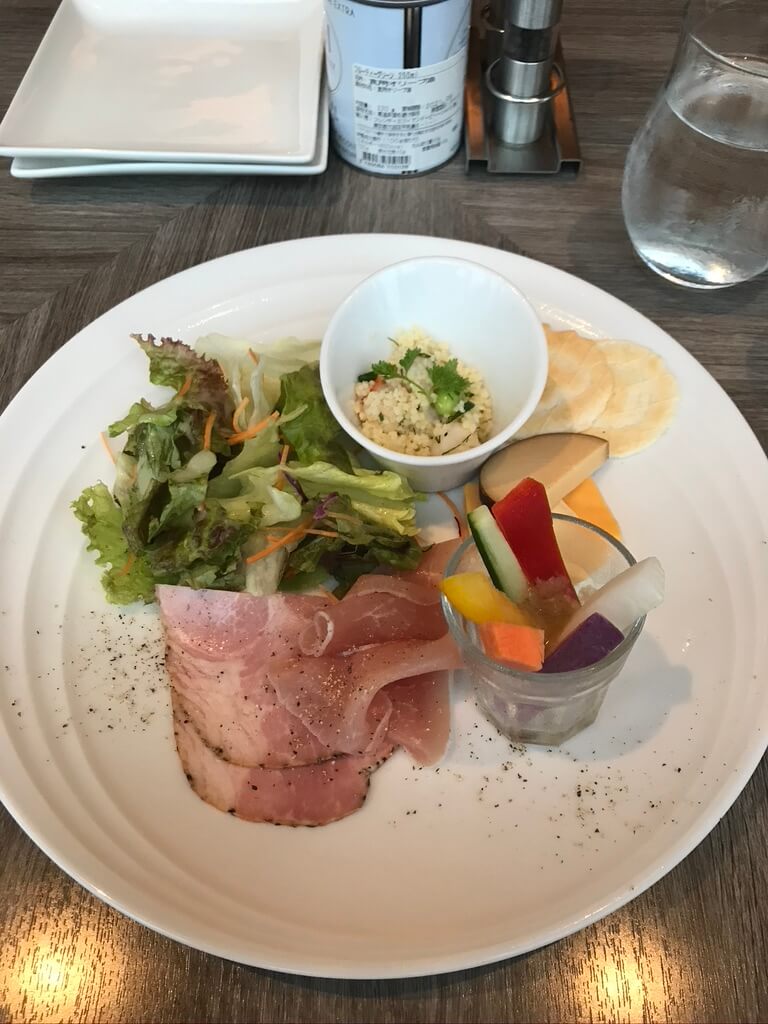 コートヤード・バイ・マリオット新大阪ステーション　Courtyard by Marriott ShinOsaka Station　エグゼクティブフロアデラックスルーム コロナ COVID-19　ラウンジ　朝食