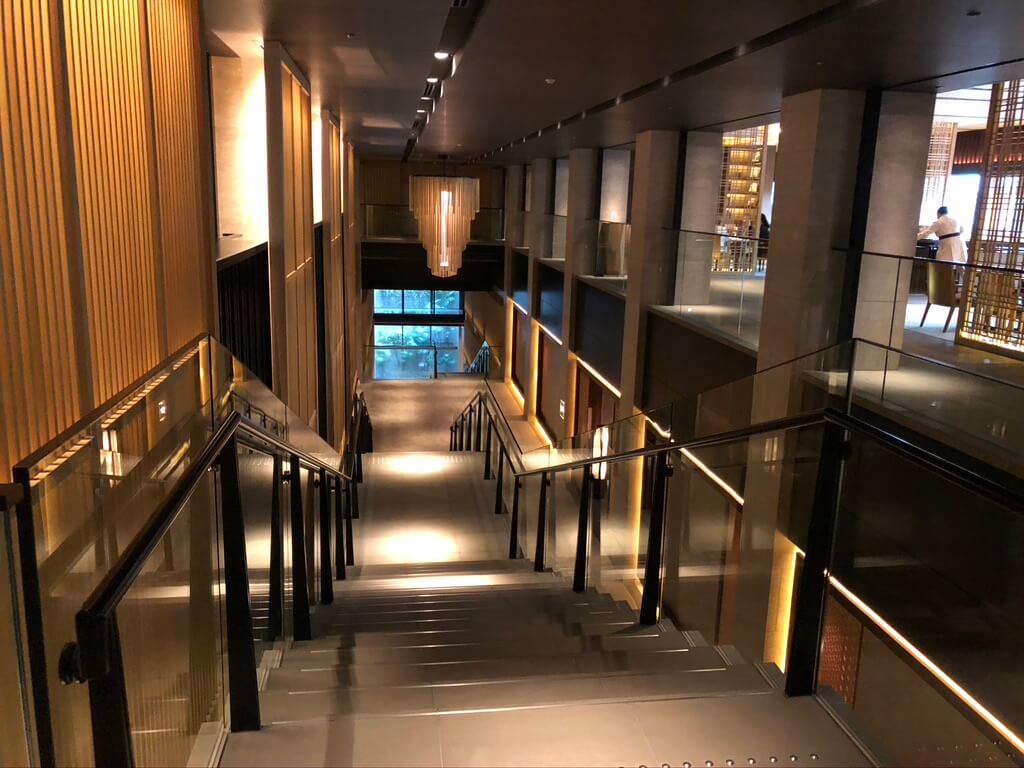 【リッツカールトン京都】グランドデラックスカモガワリバービュー宿泊記☆ホテル内の美しい空間に終始見惚れっぱなしの宿泊だった。 134 リッツカールトン京都 spgamex プラチナ会員 グランドデラックスカモガワリバービュー 朝食 コロナ covid-19 ritzcarlton-kyoto