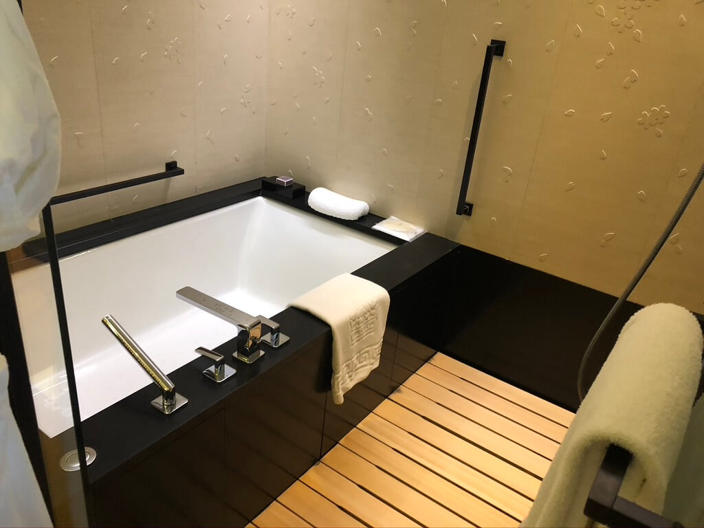 リッツカールトン京都　spgamex プラチナ会員　グランドデラックスカモガワリバービュー　朝食　コロナ　covid-19 ritzcarlton-kyoto