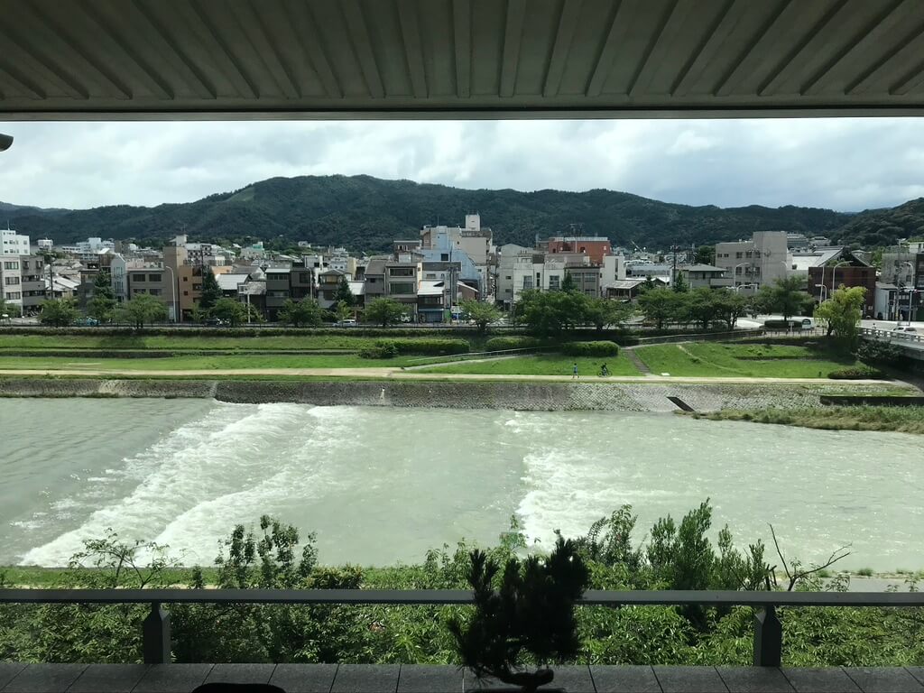 リッツカールトン京都　spgamex プラチナ会員　グランドデラックスカモガワリバービュー　朝食　コロナ　covid-19 ritzcarlton-kyoto