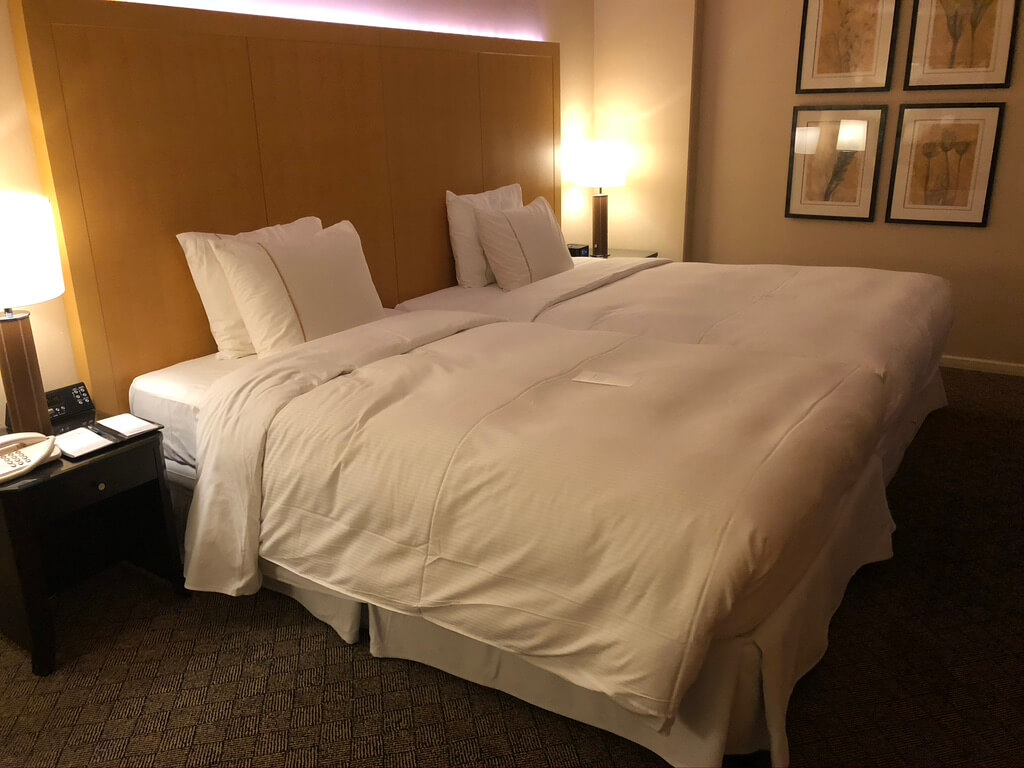 シェラトン都ホテル大阪　シェラトンジュニアスイート　spgamex 特典　プラチナ　朝食　ラウンジ　コロナ