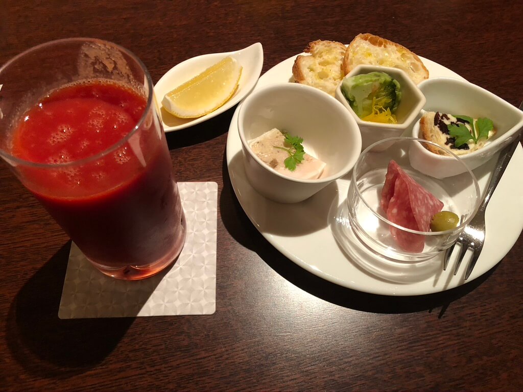 シェラトン都ホテル大阪　シェラトンジュニアスイート　spgamex 特典　プラチナ　朝食　ラウンジ　コロナ