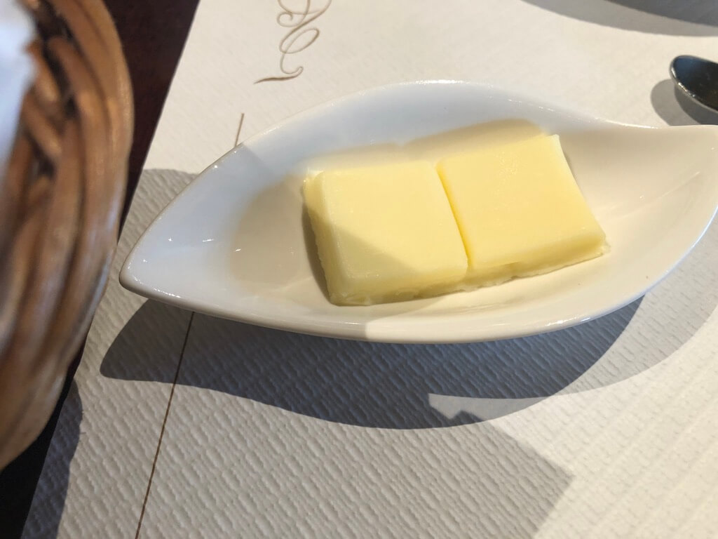 シェラトン都ホテル大阪　シェラトンジュニアスイート　spgamex 特典　プラチナ　朝食　ラウンジ　コロナ