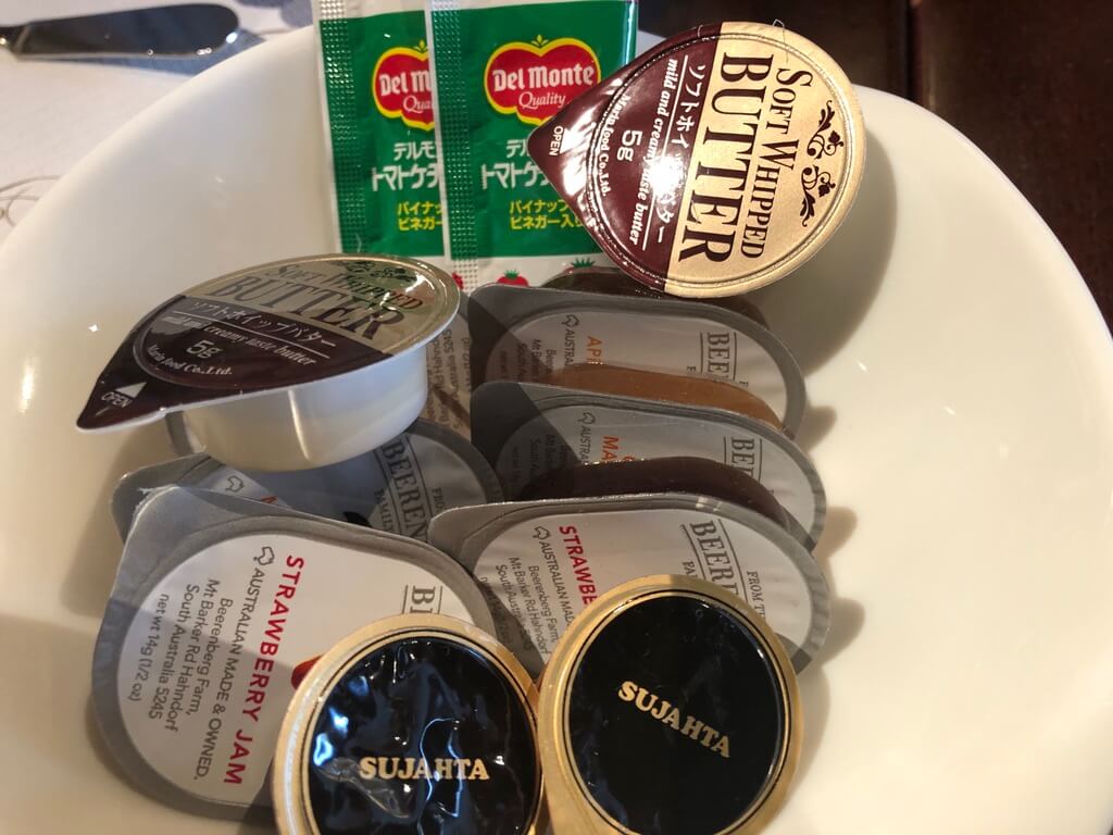 シェラトン都ホテル大阪　シェラトンジュニアスイート　spgamex 特典　プラチナ　朝食　ラウンジ　コロナ