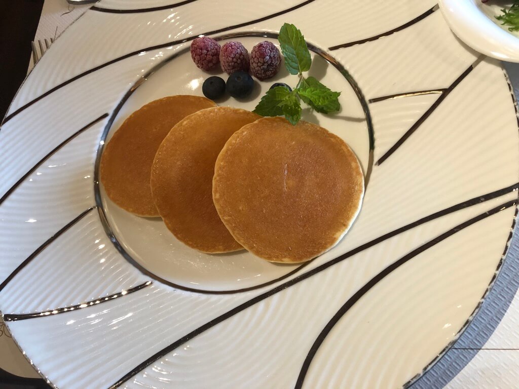 シェラトン都ホテル大阪　シェラトンジュニアスイート　spgamex 特典　プラチナ　朝食　ラウンジ　コロナ