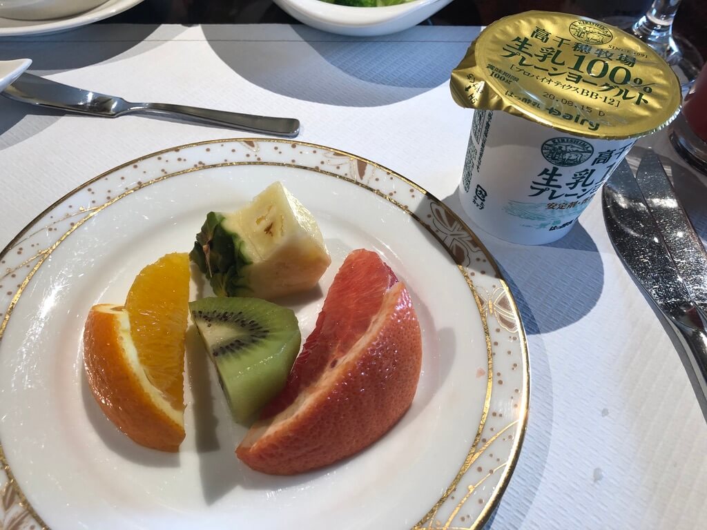 シェラトン都ホテル大阪　シェラトンジュニアスイート　spgamex 特典　プラチナ　朝食　ラウンジ　コロナ