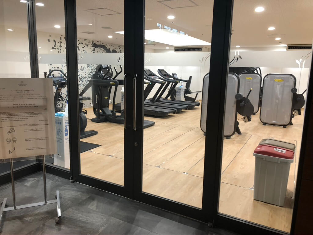 シェラトン都ホテル大阪　シェラトンジュニアスイート　spgamex 特典　プラチナ　朝食　ラウンジ　コロナ