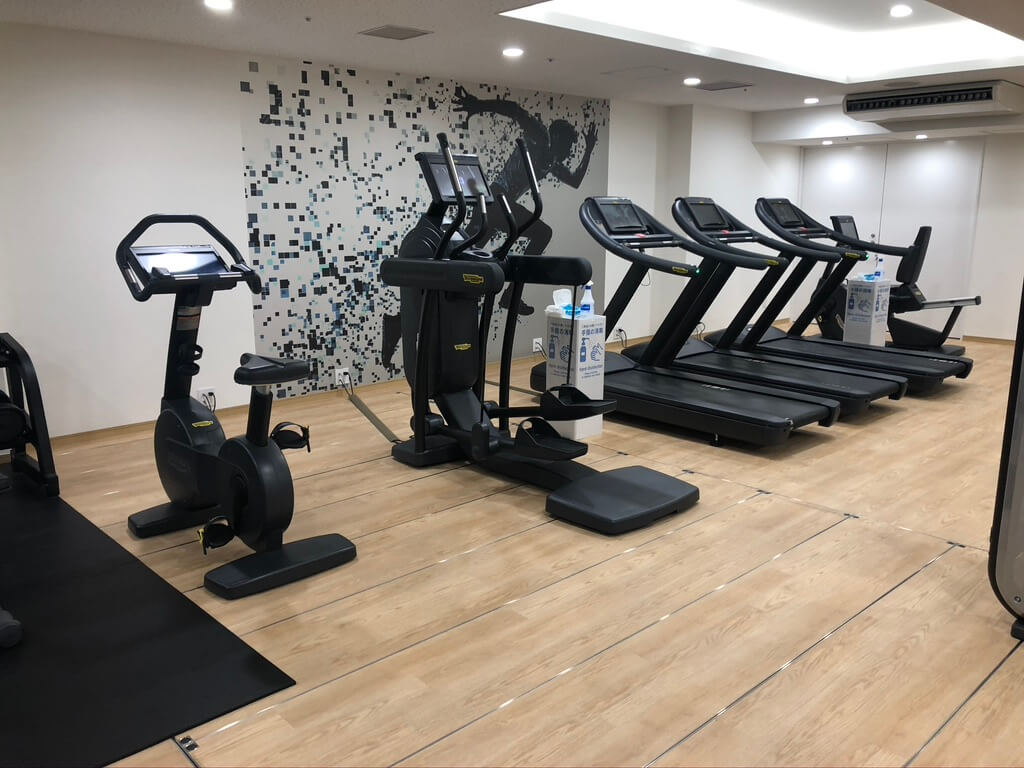 シェラトン都ホテル大阪　シェラトンジュニアスイート　spgamex 特典　プラチナ　朝食　ラウンジ　コロナ